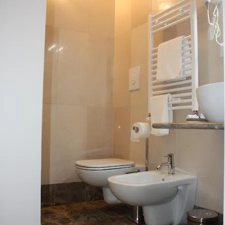 Le Bifore לינה וארוחת בוקר