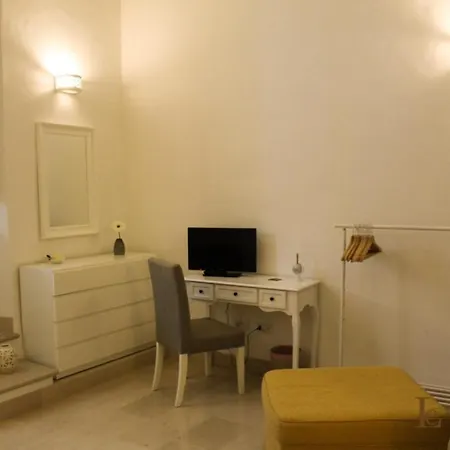 לינה וארוחת בוקר Le Bifore 4*